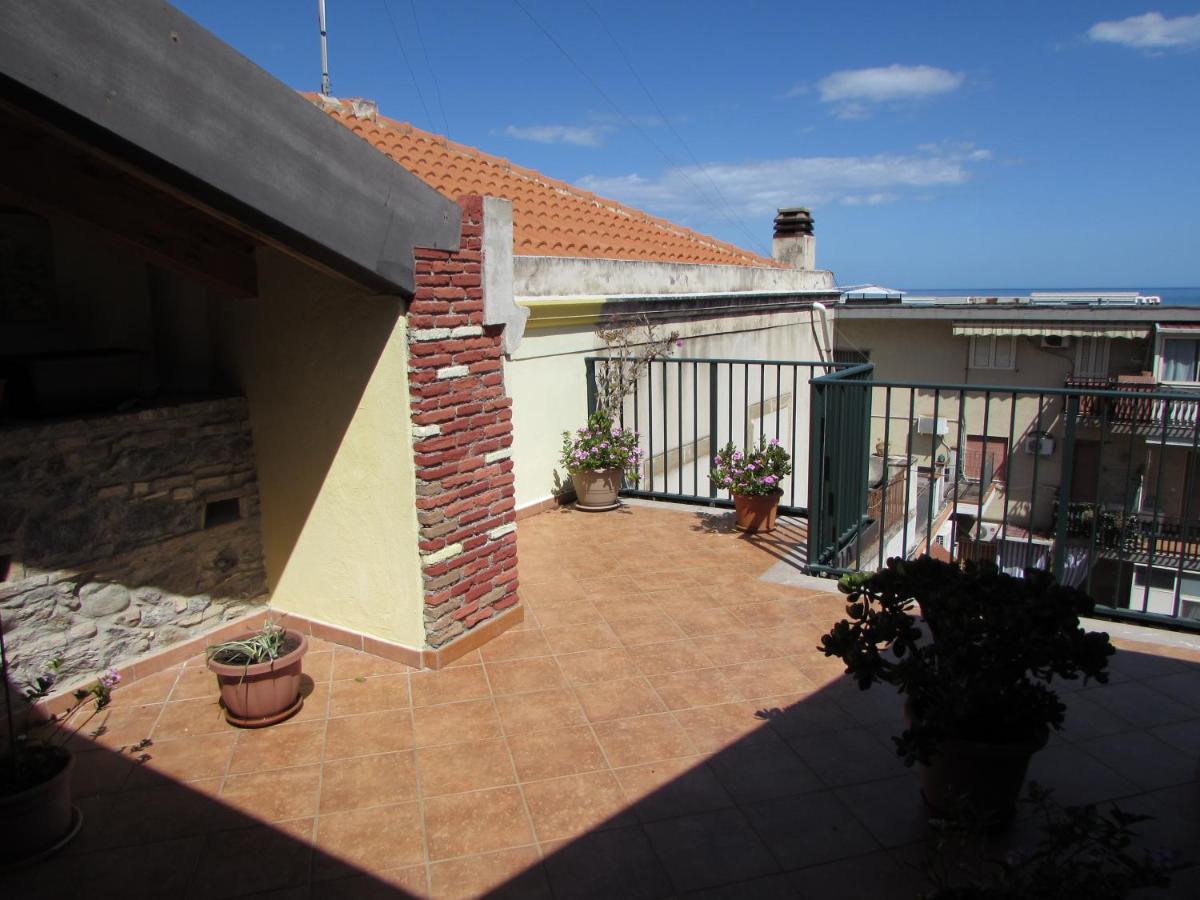 Antico Palazzo Bed & Breakfast Giardini Naxos Exterior foto