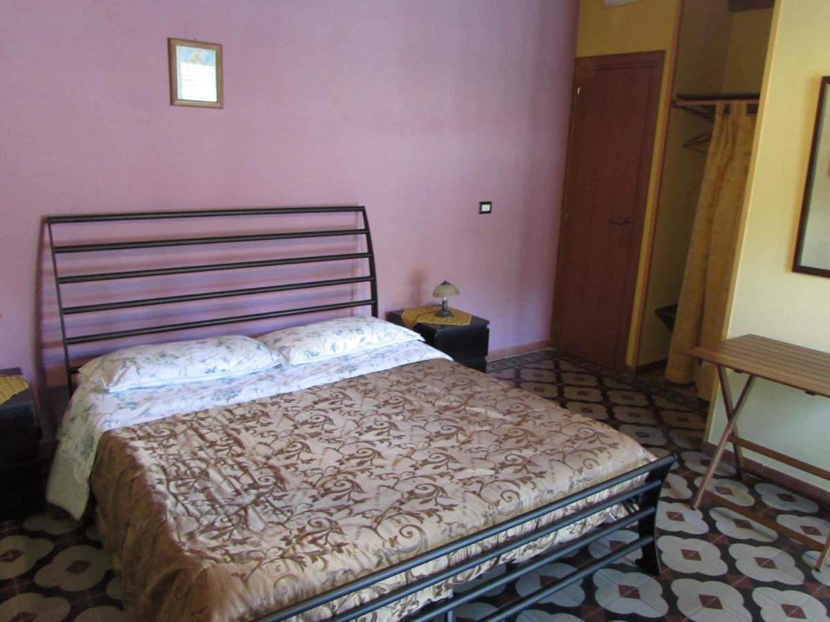 Antico Palazzo Bed & Breakfast Giardini Naxos Exterior foto